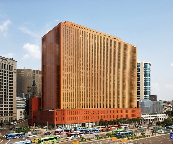 서울시 중구에 위치한 서울스퀘어 (사진 :JLL코리아)